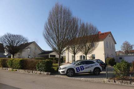 R E S E R V I E R T ! Reizende Familieninsel mit schönem Garten in sonniger Lage direkt in Inzigkofen.