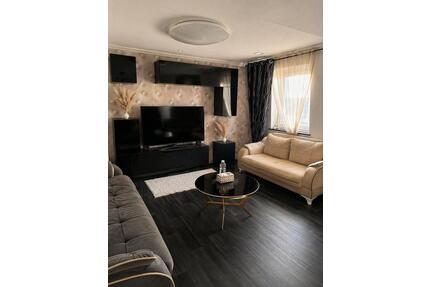 Zentrale Dachgeschosswohnung mit viel Licht - Krefeld Cracau