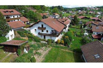 Landhaus mit Einliegerwhg. in ruhiger Lage von Stallwang, Nahe B 20, nördl. von Straubing.