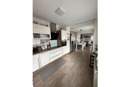 Erdgeschosswohnung mit Garten - 299.000,00&nbsp;EUR Kaufpreis, ca.&nbsp; 90,00&nbsp;m&sup2; in Altrip (PLZ: 67122)