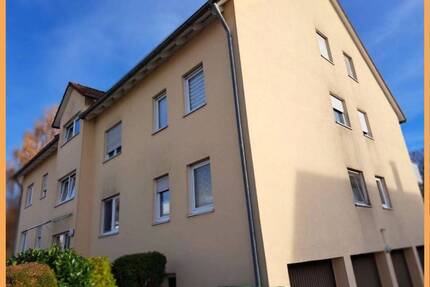 SOFORT freie 42 qm Komfortwohnung mit herrlichen SONNEN- BALKON + NEUES Bad + KfZ Stellplatz - Lehrberg