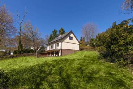 Haus zum Kaufen in Hofheim 869.000,00 € 141.44 m²