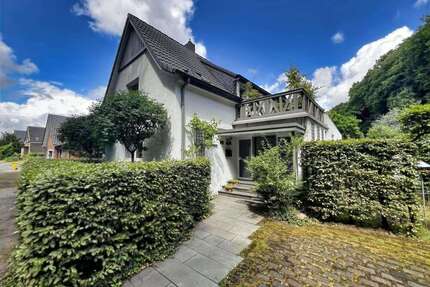 Haus zum Kaufen in Bottrop 560.000,00 € 218.87 m²