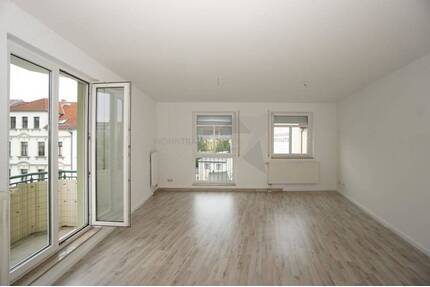 Gemütliche 2-Raum-Wohnung mit Balkon, Tageslichtbad, Außenjalousien und Tiefgarage - Zwickau Innenstadt