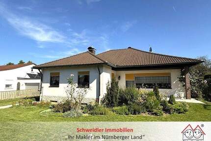 Top gepflegter Bungalow mit traumhaft großem Gartengrundstück und Garage in Eckental - Eckental-Eckenhaid