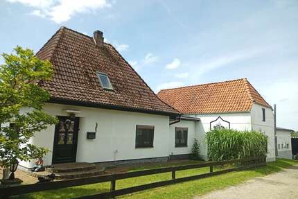 Haus zum Kaufen in Hochdonn 232.000,00 € 203 m²