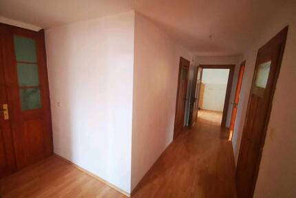 4-Zimmer-Wohnung, zentrale Lage Weißenfels