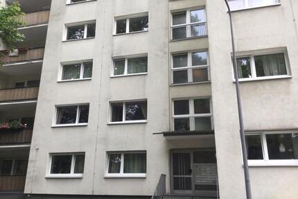 Modernisierte 3 Zimmerwohnung mit Balkon - Frankfurt am Main Rödelheim
