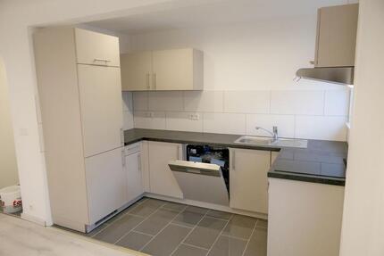 Schorndorf, 2,5-Zimmer-Wohnung, renoviert, mit EBK u. Balkon