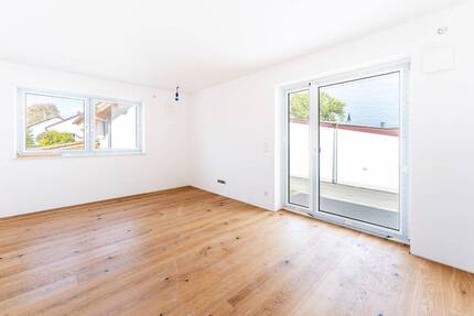 Neubau KfW 40 - Hochwertige 2-Zimmer-Wohnung mit Balkon - - Wallersdorf