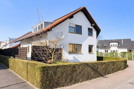 Zweifamilienhaus mit Mieteinnahme: gepflegt, großzügig und vielseitig nutzbar - Jettingen Unterjettingen