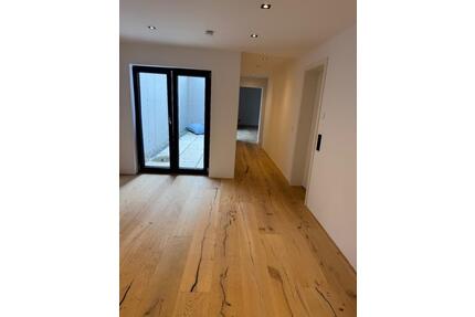 Neubau Loft Wohnung max 2 Pers. in Grünwald zu vermieten