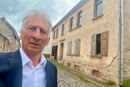 Zwei Häusern - 60.000,00&nbsp;EUR Kaufpreis, ca.&nbsp; 500,00&nbsp;m&sup2; in Hecklingen (PLZ: 39444)