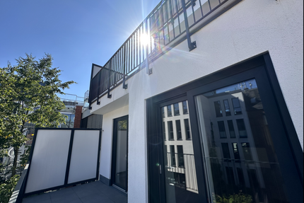 Wohnung zum Mieten in Hofheim 2.000,00 € 118.01 m²