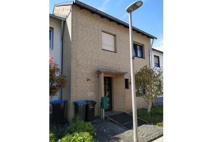 Reihenmittelhaus mit ausbaufähigem Dachgeschoss in ruhiger Lage - Köln Heimersdorf