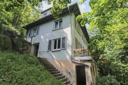 Einfamilienhaus mit Einliegerwohnung und sehr großem Grundstück - Albstadt Ebingen
