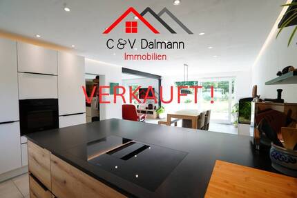 Stilvoll modernisiertes Doppelhaus am Waldrand - sonnig gelegen, mit großem Grundstück, Garage, Stellplatz & Raum für mehr - Tuttlingen