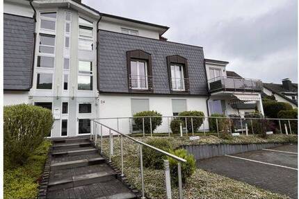 Schöne 3-Zimmerwohnung mit Eckbalkon unmittelbar am Rhein gelegen - Bad Breisig Niederbreisig