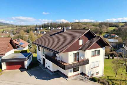 Haus zum Kaufen in Hallenberg 300.000,00 € 300 m²
