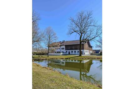 Einzigartiger Landsitz mit zahlreichen Entwicklungs- und Neubaumöglichkeiten - Valley / Oberlaindern