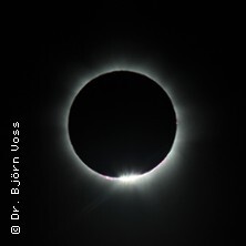 Totale Sonnenfinsternis live: Schwarze Sonne über Spanien | Planetarium Hamburg