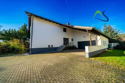 Haus zum Kaufen in Donaustauf 675.000,00 € 240 m²