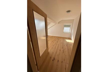 Dachgeschosswohnung 2 Zimmer in Ampfing zu vermieten