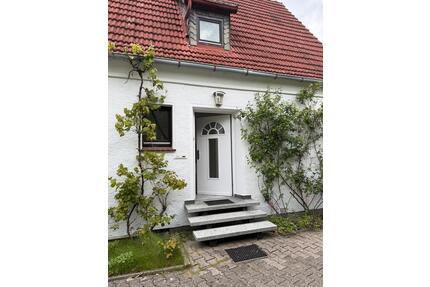Frisch renoviertes EFH - 390.000,00&nbsp;EUR Kaufpreis, ca.&nbsp; 145,00&nbsp;m&sup2; in Hövelhof (PLZ: 33161)