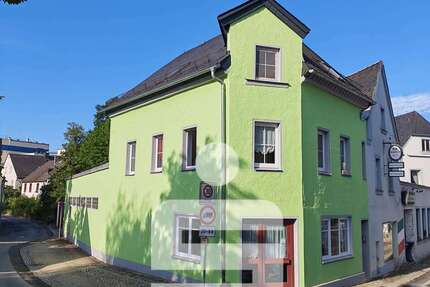 Haus zum Kaufen in Schwarzenbach 220.000,00 € 115 m²