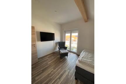 3-Zimmer-Dachgeschoss- Wohnung - 671,00&nbsp;EUR Kaltmiete, ca.&nbsp; 61,00&nbsp;m&sup2; in Unterneukirchen (PLZ: 84579)