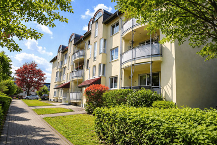Sonnendurchflutete komfortable Dreizimmerwohnung mit Pkw-Stellplatz in Bad Homburg - Bad Homburg vor der Höhe