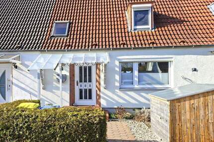 Kleines Reihenhaus mit Garten - 249.000,00&nbsp;EUR Kaufpreis, ca.&nbsp; 73,00&nbsp;m&sup2;&nbsp;Wohnfl&auml;che in Kiel / Suchsdorf (PLZ: 24107)