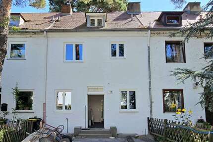 Haus zum Mieten in Zehlendorf 3.750,00 € 107 m²