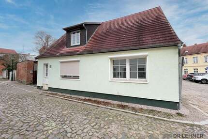 Haus zum Kaufen in Perleberg 69.000,00 € 147 m²