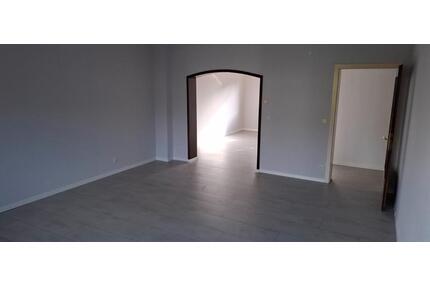 Essen Bergerhausen, 2,5 ZKDB, Balkon, ruhige Gartenlage, renoviert