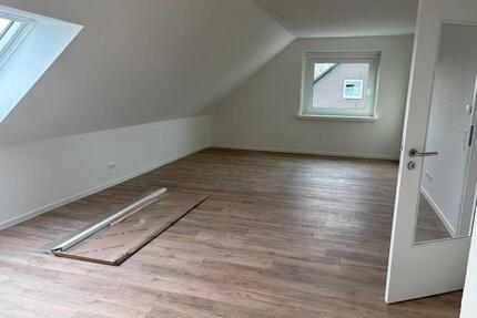 Erstbezug nach Modernisierung: Große 3-Zimmer-Whg. mit EBK & Fußbodenheizung! - Neustadt am Rübenberge