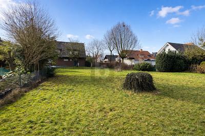 GROßZÜGIG MIT GESICHERTEM BAUVORBESCHEID - Bielefeld