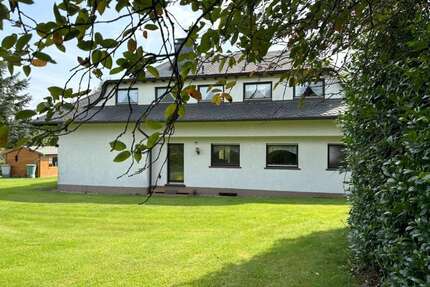 Haus zum Kaufen in Bleialf 375.000,00 € 250 m²