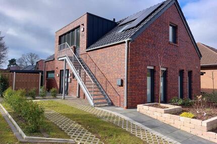 Schönes und modernes Haus mit 2 Wohnungen, KFW 40+ - Lähden