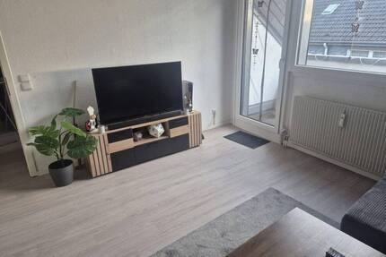 ++ Von Privat: Tolle, geräumige 2-Zi-Wohnung, EBK, Loggia, Klima ++ - Mülheim a.d. Ruhr Broich