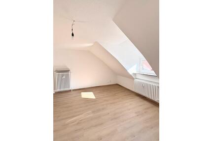 Frisch renovierte 2Z-DG-Wohnung in zentraler Lage von Rotenburg - Rotenburg an der Fulda