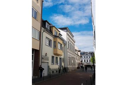 MEHRFAMILIENHAUS ANNOSTRASSEMARKT MIETER FREI!! - Siegburg