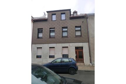 Zweifamilienreihenhaus - 60.000,00&nbsp;EUR Kaufpreis, ca.&nbsp; 147,00&nbsp;m&sup2; in Netzschkau (PLZ: 08491)