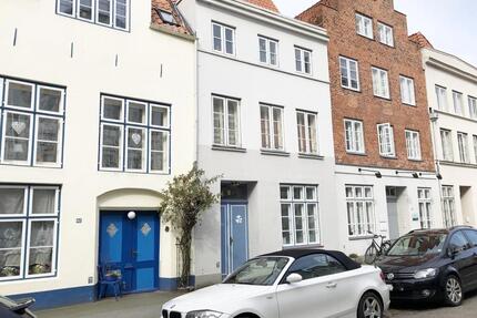 Sommer auf der Altstadtinsel! Gemütliche 1 12 Zimmer * frisch renoviert * im Malerwinkel:-) - Lübeck Innenstadt