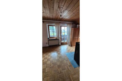 Dachgeschoss Wohnung ca. 50 qm - 600,00&nbsp;EUR Kaltmiete, ca.&nbsp; 50,00&nbsp;m&sup2; in Aying (PLZ: 85653)