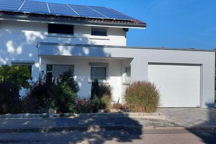 Charmantes Einfamilienhaus - 1.300,00&nbsp;EUR Kaltmiete, ca.&nbsp; 135,00&nbsp;m&sup2; in Neuler (PLZ: 73491)
