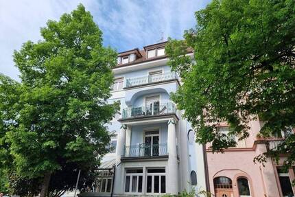 Sofort beziehbar: Helle Altbauwohnung mit zwei Balkonen in ruhiger Freiburger Lage - Freiburg im Breisgau Herdern