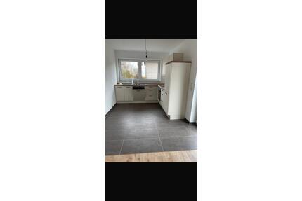 Helle 2 Zimmer Keller Wohnung in Ehlenz - Rittersdorf