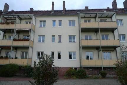 Forst, 3-Raumwohnung mit Balkon am Freibad, Nähe Rosengarten - Forst (Lausitz) Forst-Stadt