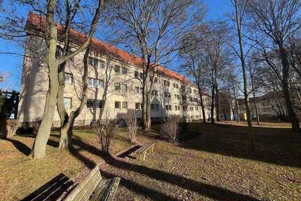 Preisaktion...helle, moderne 2-Zimmer-Wohnung, sofort einzugsfertig, Einbauküche gegen Aufpreis möglich - Zwickau Marienthal